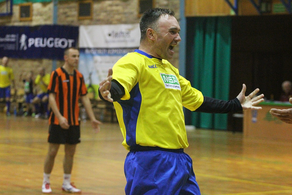 1 kolejka Legnickiej Ligi Halowej. I liga