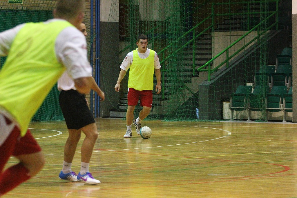 1 kolejka Legnickiej Ligi Halowej. II liga
