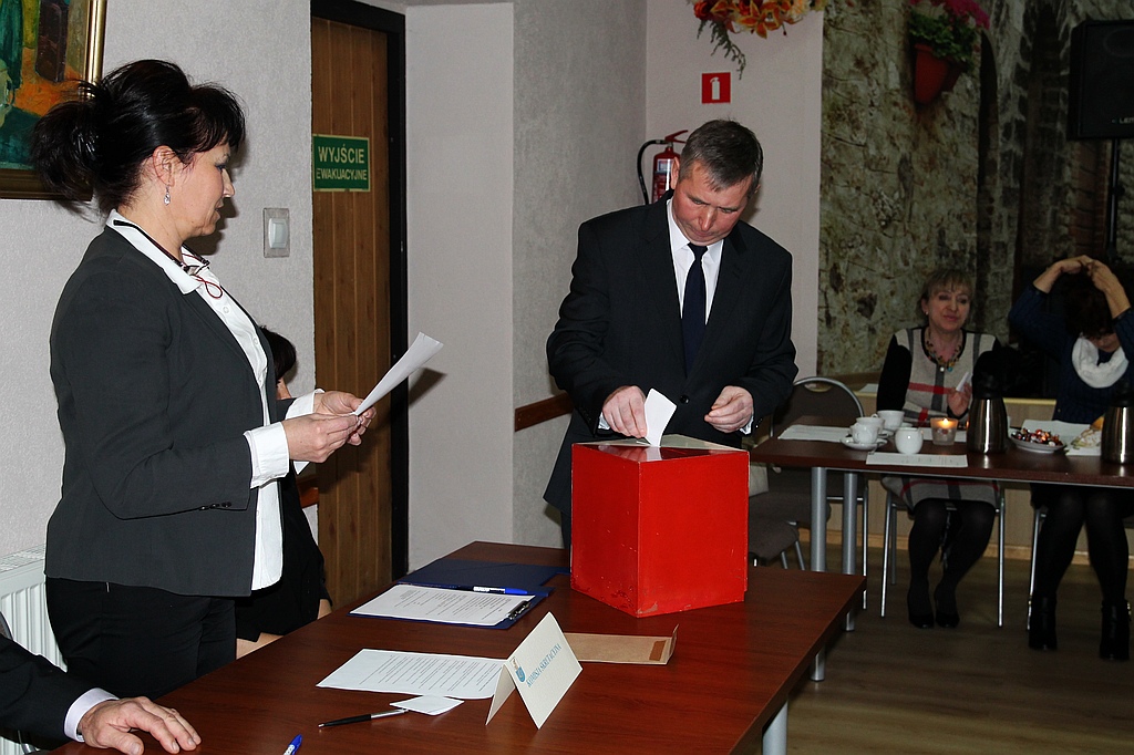 W Prochowicach burmistrz i radni złożyli ślubowanie