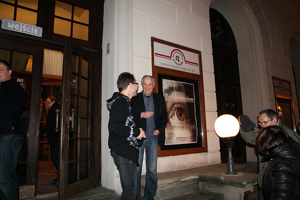 Protest pod teatrem. „Rechot Putina ... ”