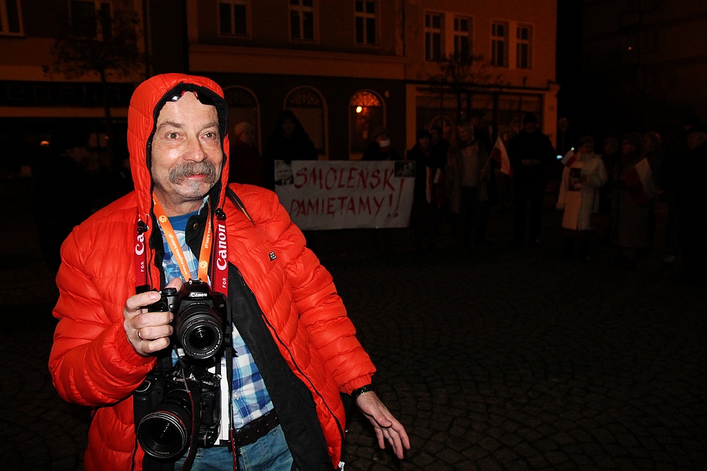 Protest pod teatrem. „Rechot Putina ... ”