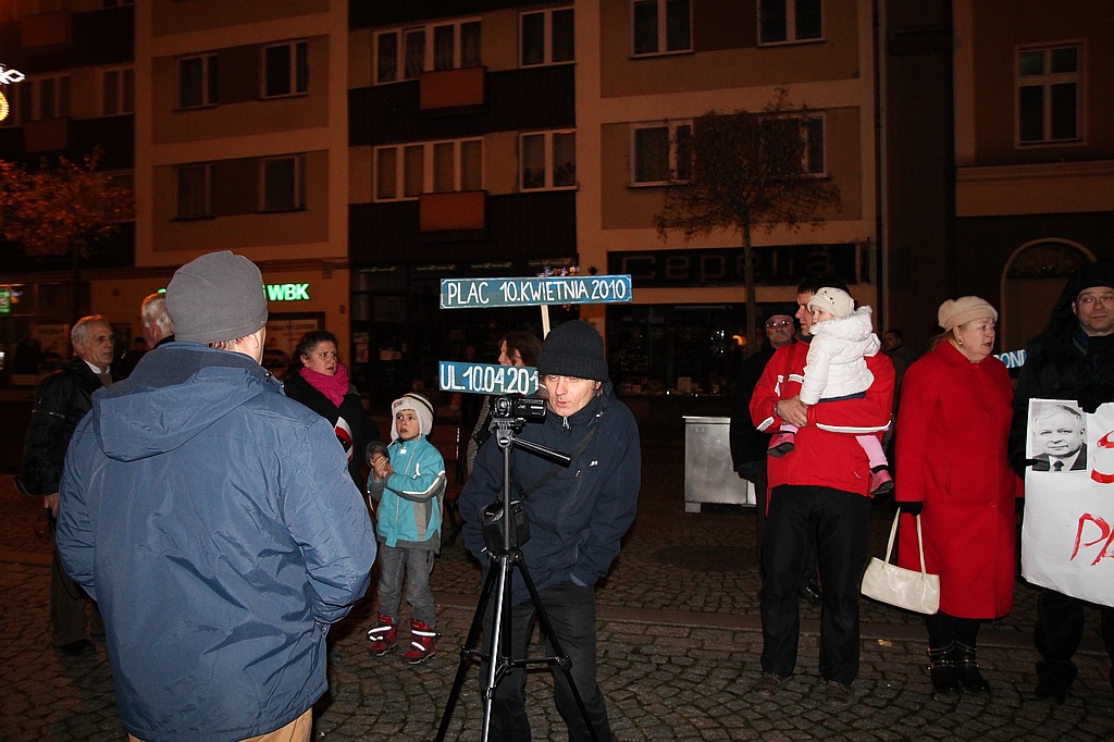 Protest pod teatrem. „Rechot Putina ... ”