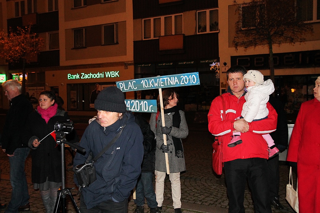 Protest pod teatrem. „Rechot Putina ... ”