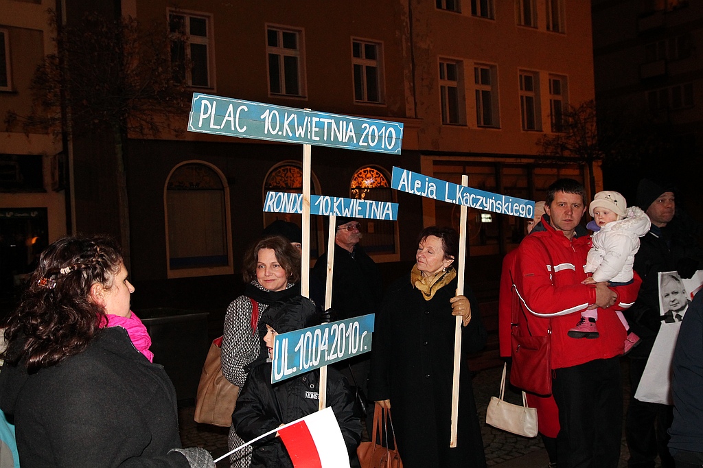 Protest pod teatrem. „Rechot Putina ... ”