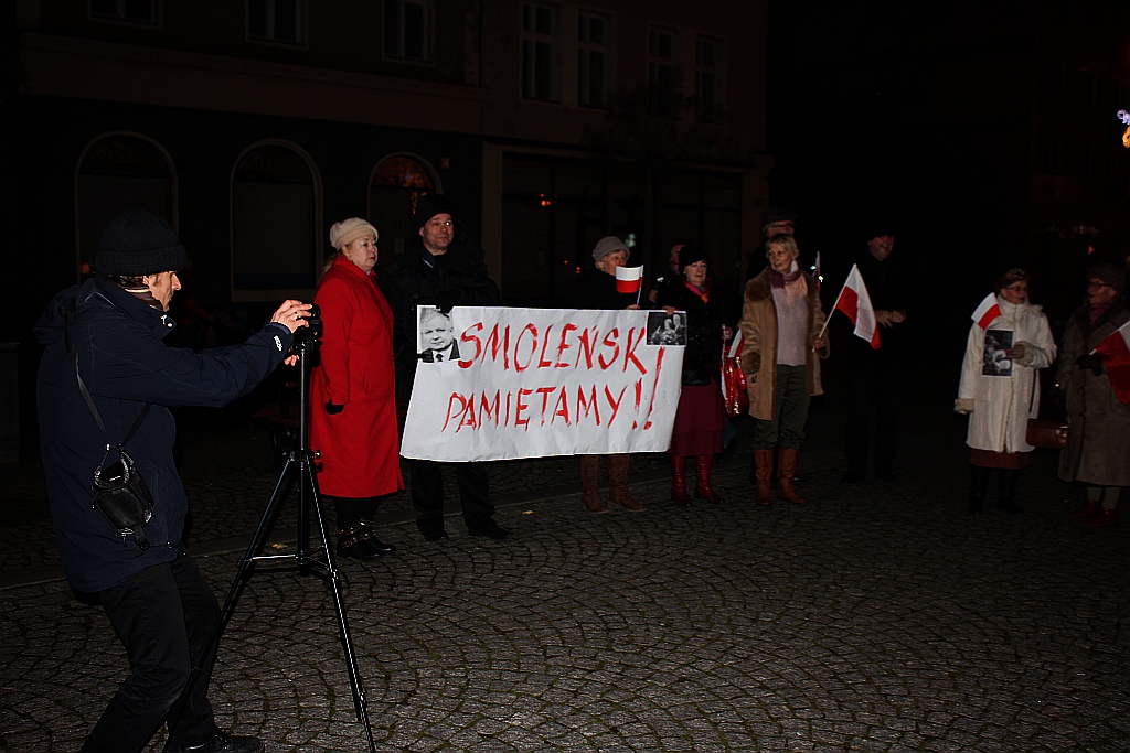 Protest pod teatrem. „Rechot Putina ... ”