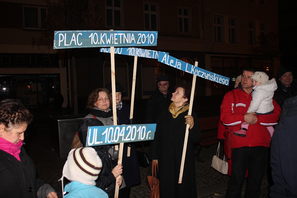 Protest pod teatrem. „Rechot Putina ... ”