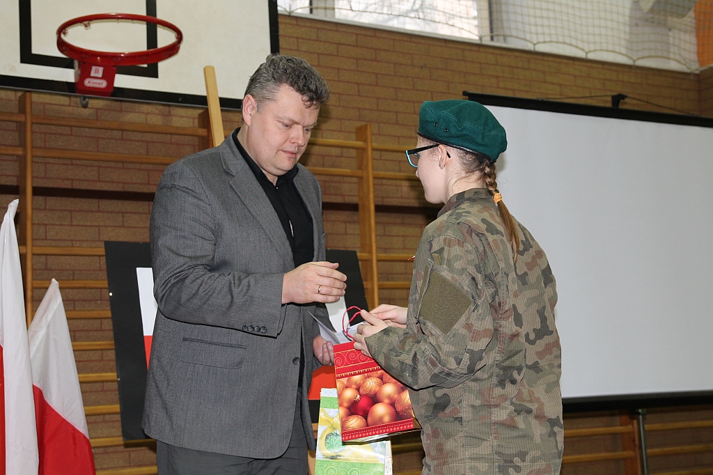 Piosenką patriotyczną przywołali pamięć o Powstaniu