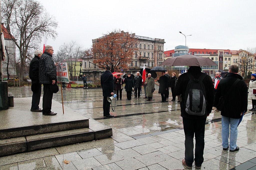 PiS w rocznicę stanu wojennego: Usunąć pomnik!