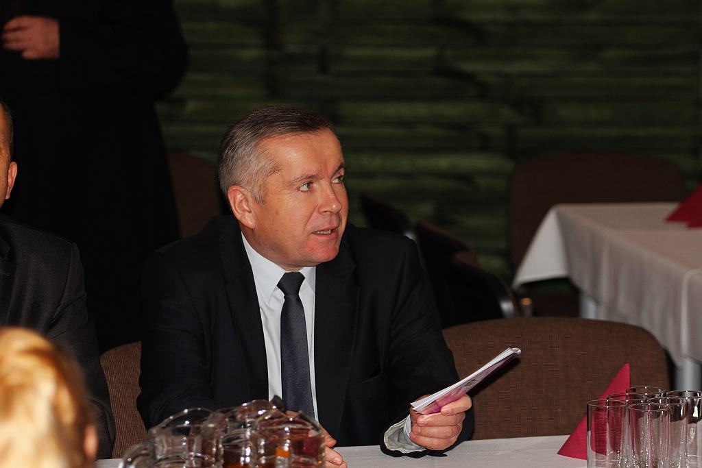 Idą święta. PiS z PO łamie się opłatkiem