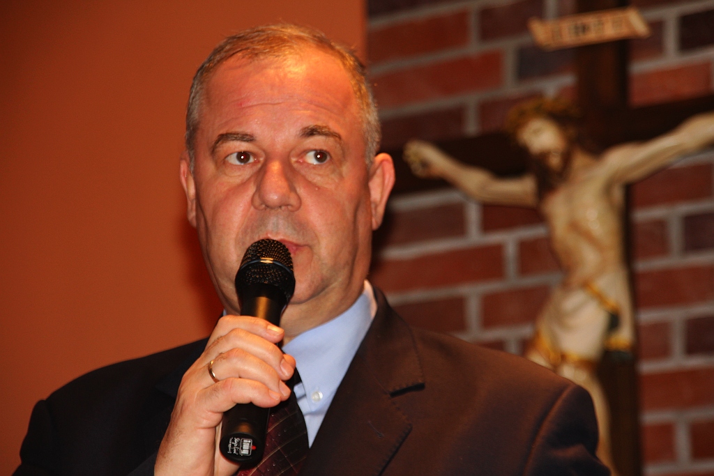 Idą święta. PiS z PO łamie się opłatkiem