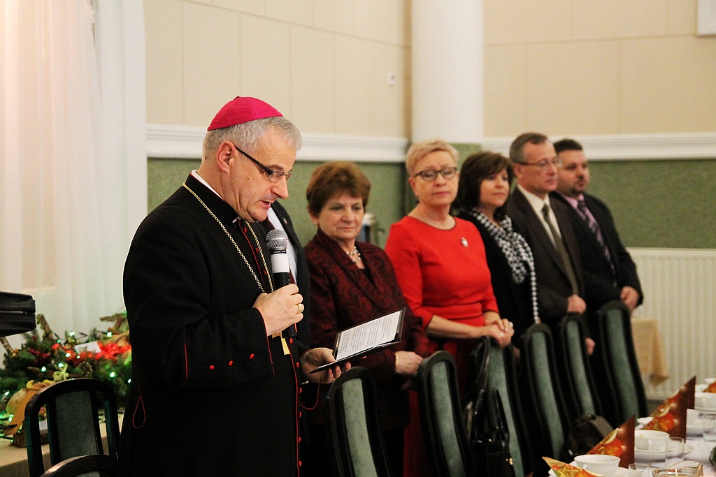 Przełamali się opłatkiem i wspólnie kolędowali