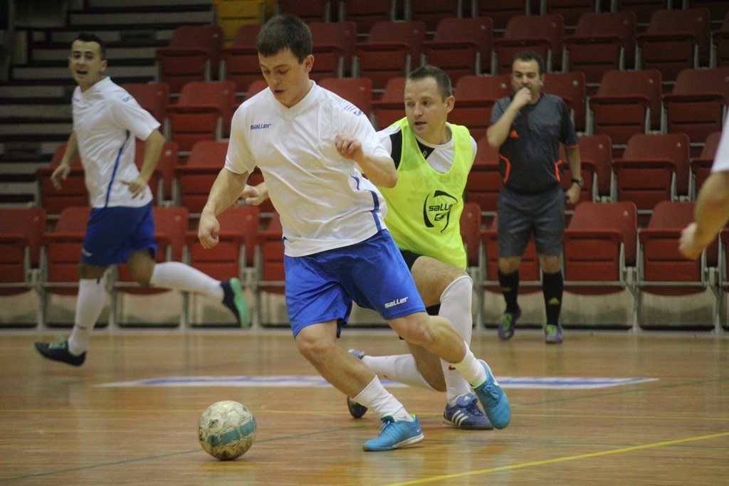 2 LLH: Pięć goli piłkarza Dolcanu Ząbki