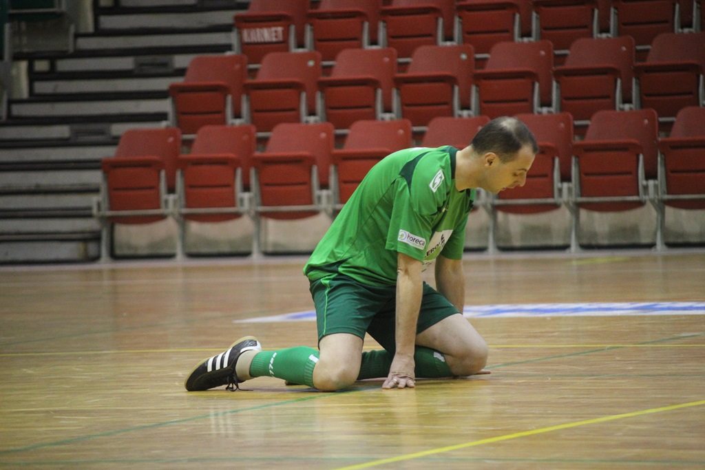 2 LLH: Pięć goli piłkarza Dolcanu Ząbki