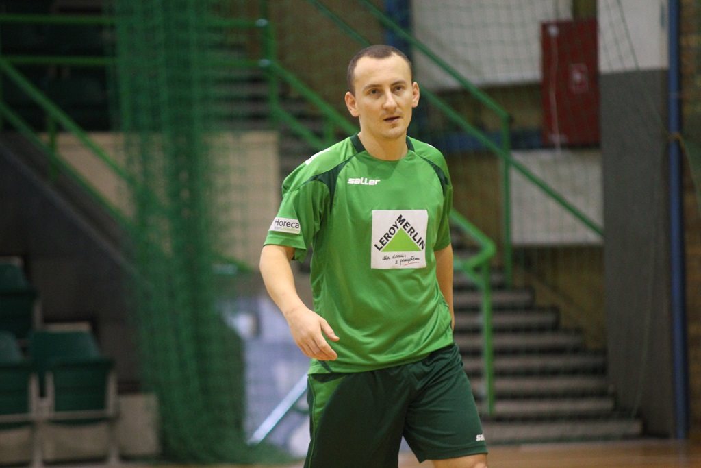 2 LLH: Pięć goli piłkarza Dolcanu Ząbki