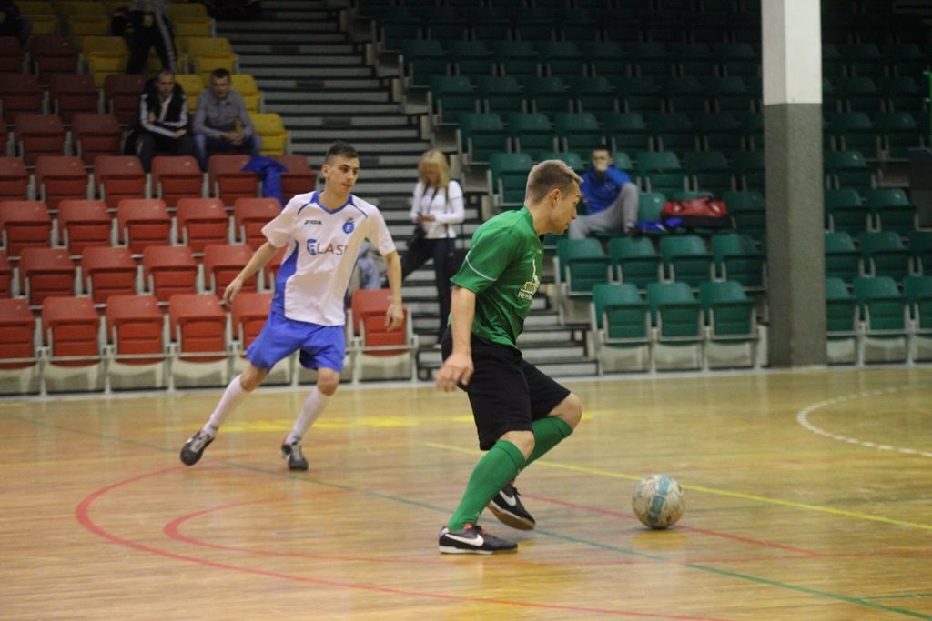 2 LLH: Pięć goli piłkarza Dolcanu Ząbki