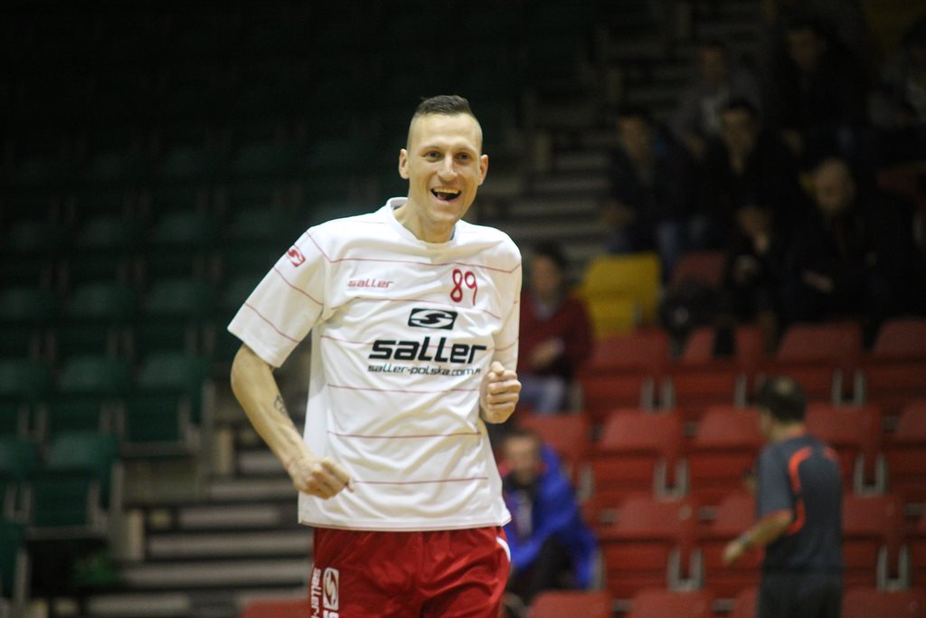 2 LLH: Pięć goli piłkarza Dolcanu Ząbki