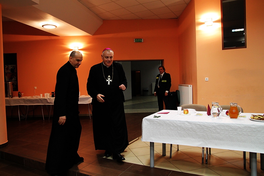 Biskup kolędował z wiernymi na Koperniku
