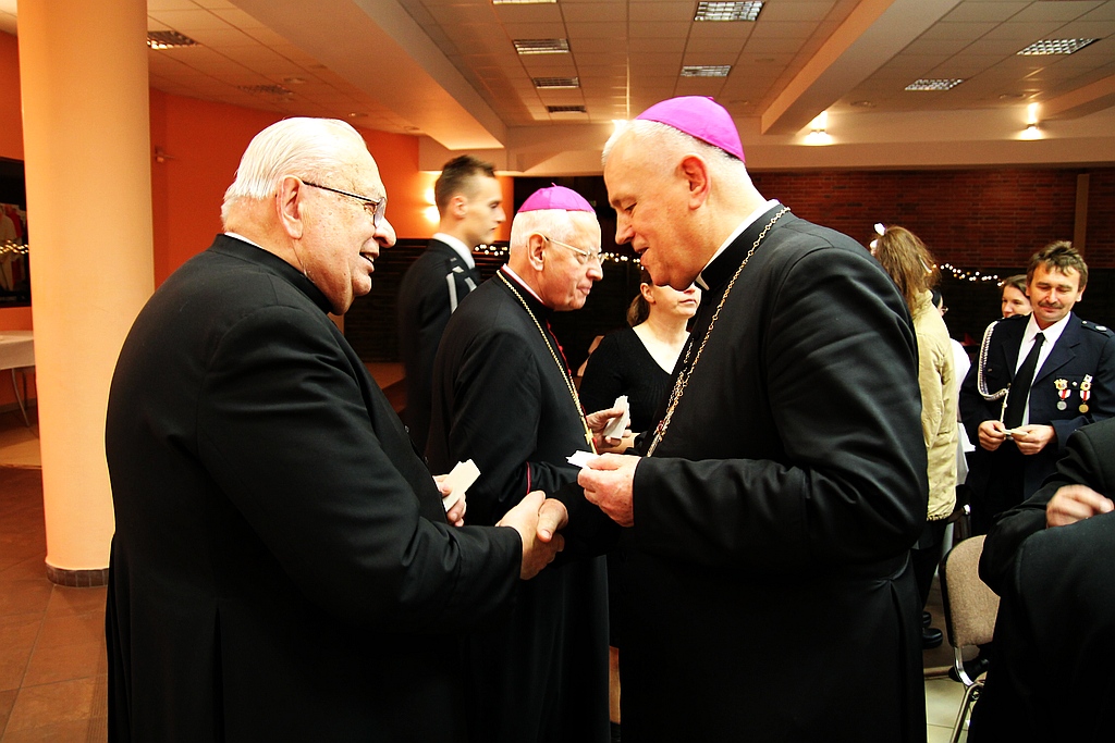 Biskup kolędował z wiernymi na Koperniku