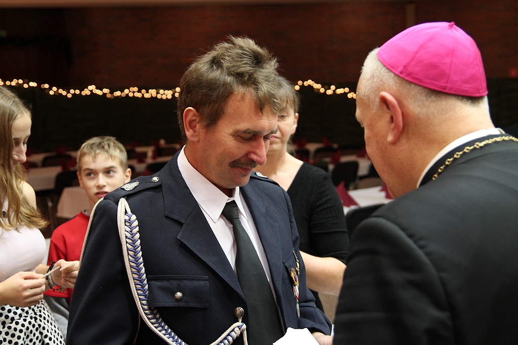 Biskup kolędował z wiernymi na Koperniku