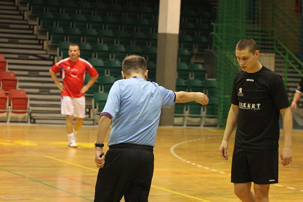 Zwyciestwo Cuprum Polkowice w Legnicy cz1