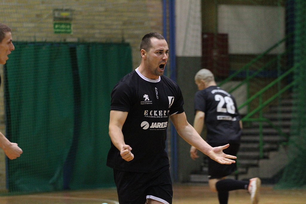 Zwyciestwo Cuprum Polkowice w Legnicy cz1