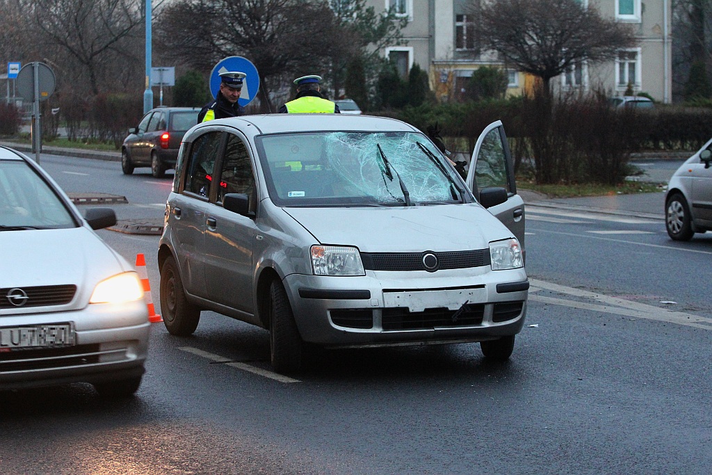 Dwie potrącone osoby na Wrocławskiej