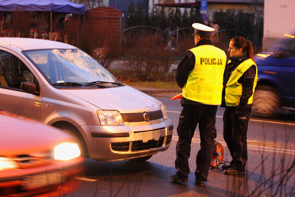 Dwie potrącone osoby na Wrocławskiej
