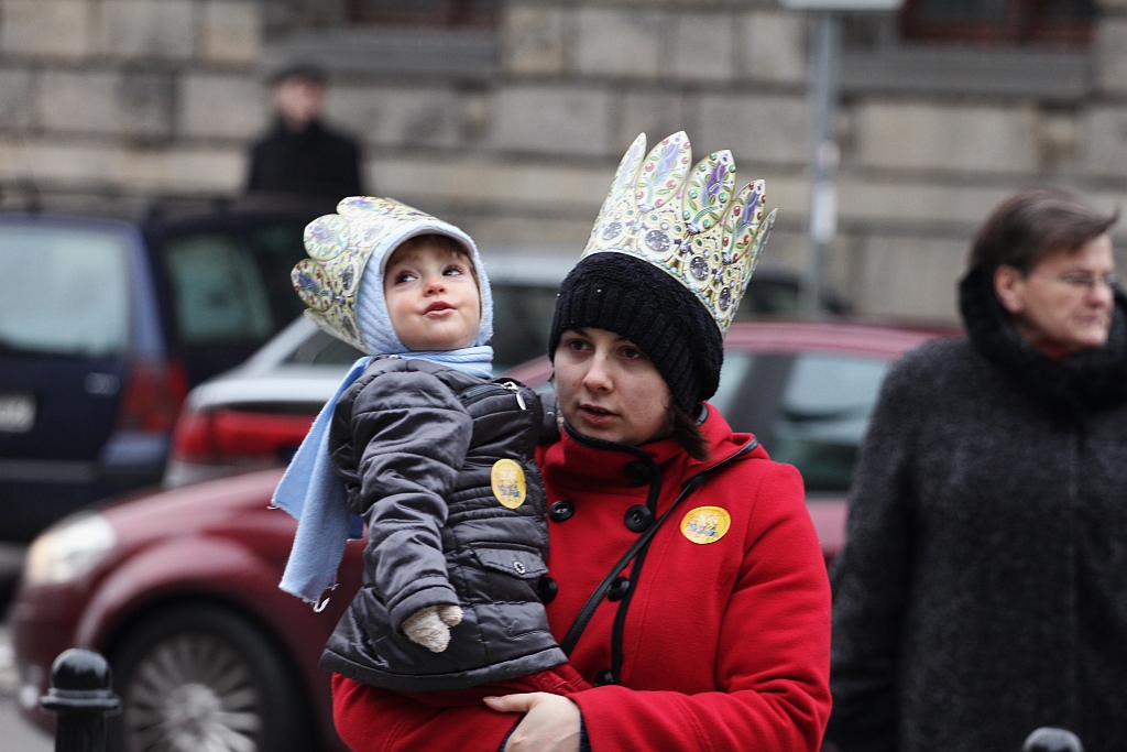 Tłum legniczan przeszedł w Orszaku Trzech Króli