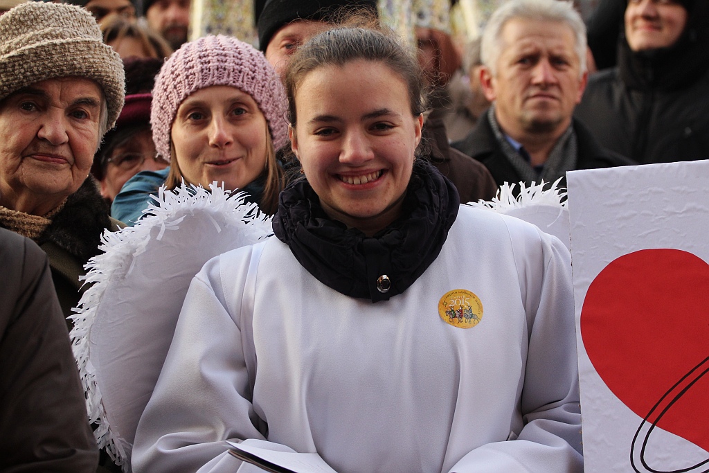 Tłum legniczan przeszedł w Orszaku Trzech Króli