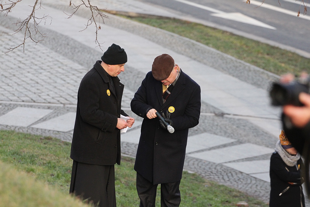 Tłum legniczan przeszedł w Orszaku Trzech Króli