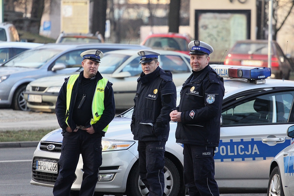 Tłum legniczan przeszedł w Orszaku Trzech Króli