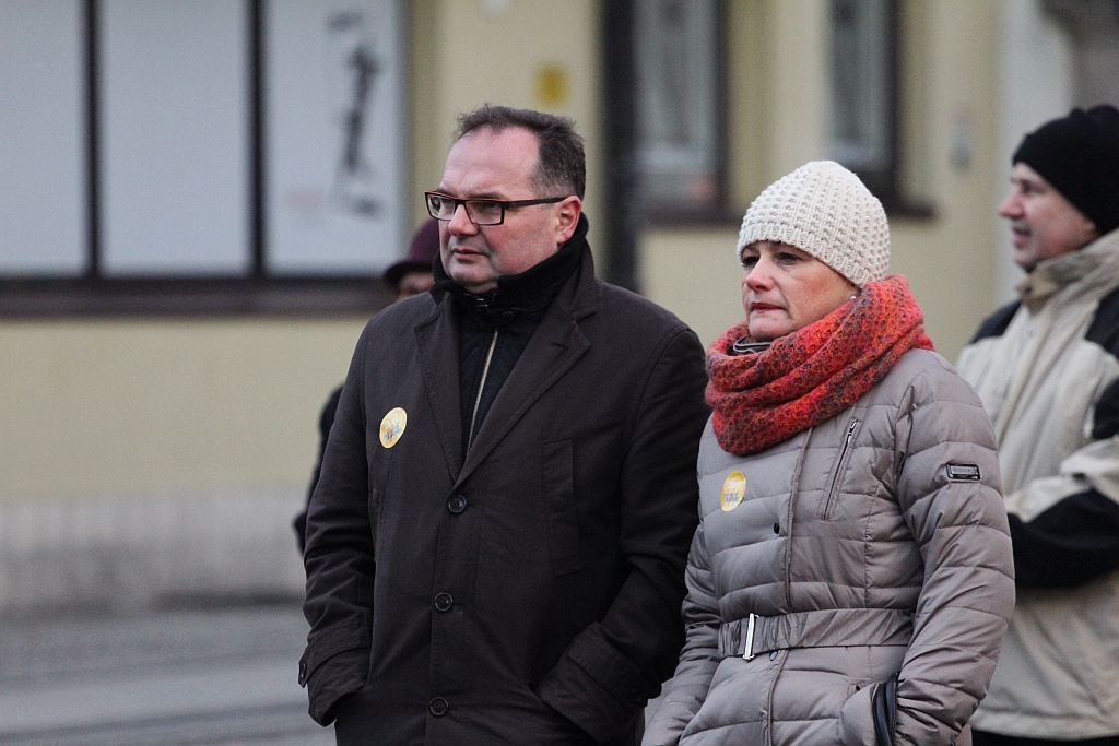 Tłum legniczan przeszedł w Orszaku Trzech Króli
