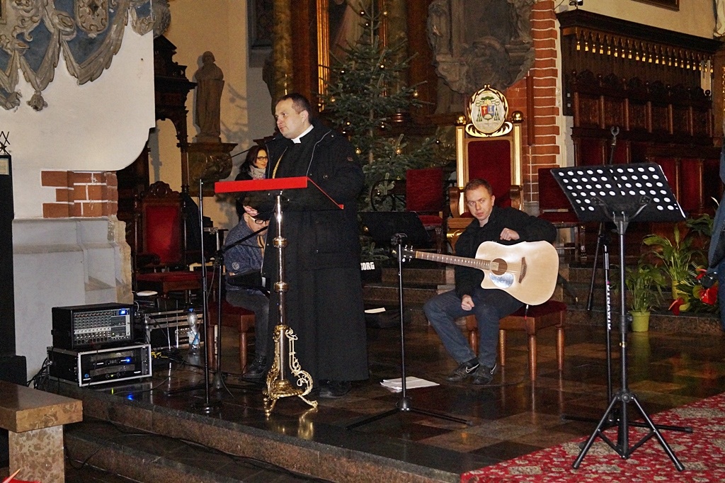Muzyka i pomoc z serca płynące