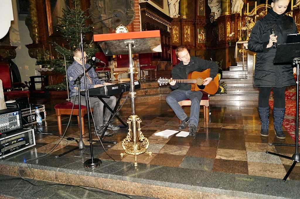 Muzyka i pomoc z serca płynące