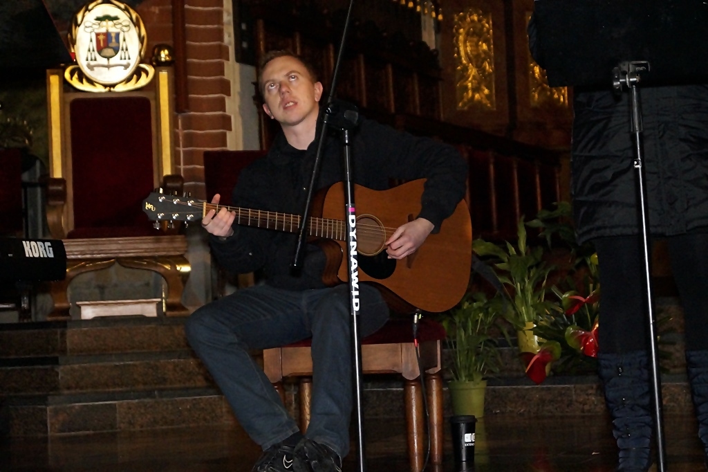 Muzyka i pomoc z serca płynące