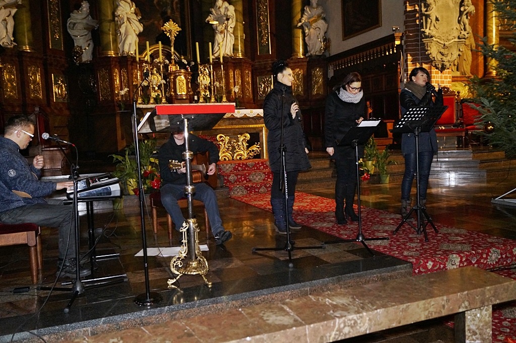 Muzyka i pomoc z serca płynące