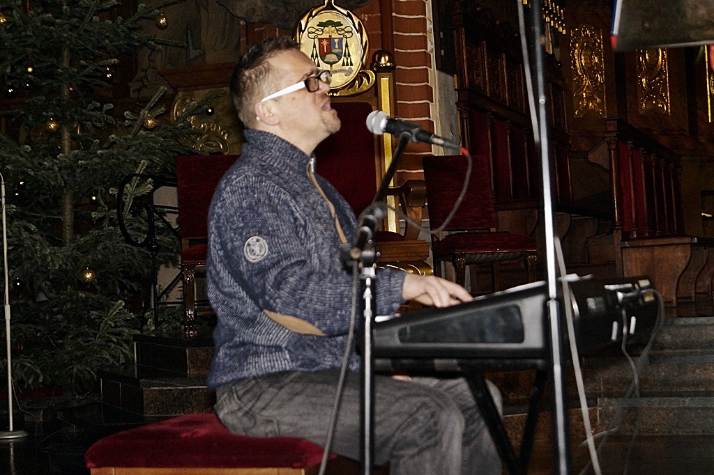 Muzyka i pomoc z serca płynące