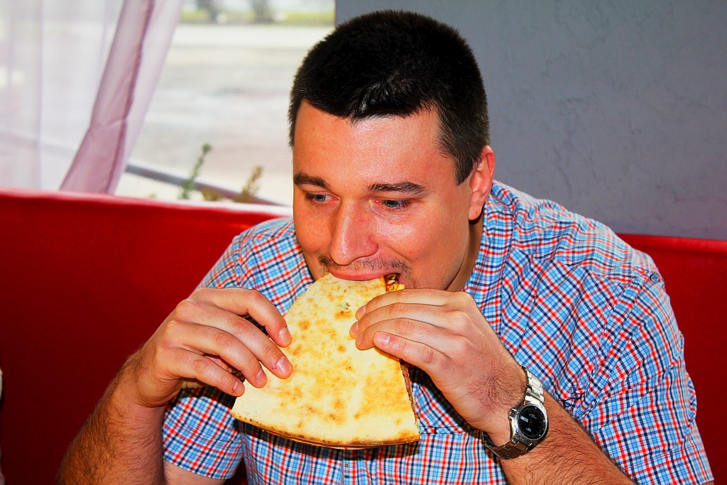 Piotr Grzelak Mistrzem Legnicy w jedzeniu pizzy