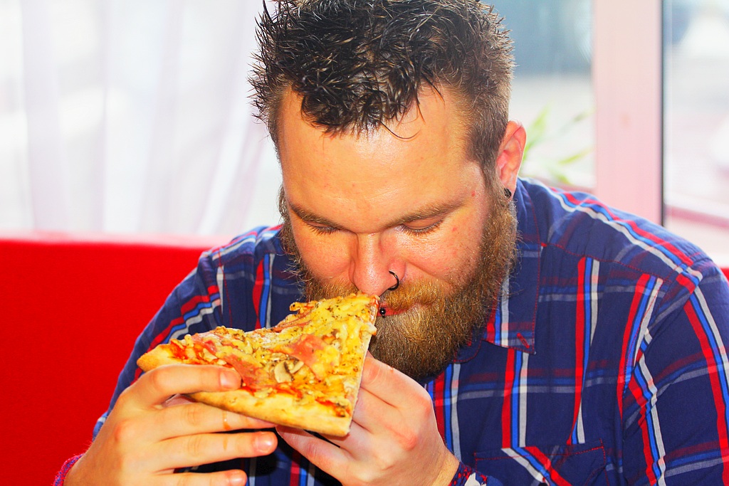 Piotr Grzelak Mistrzem Legnicy w jedzeniu pizzy