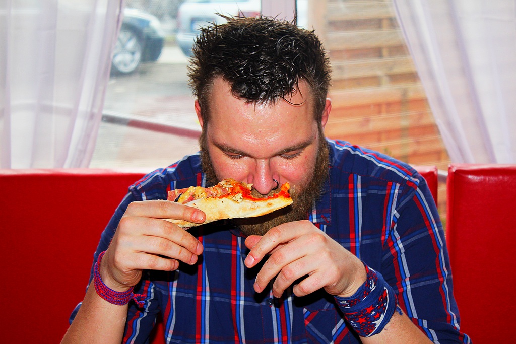 Piotr Grzelak Mistrzem Legnicy w jedzeniu pizzy