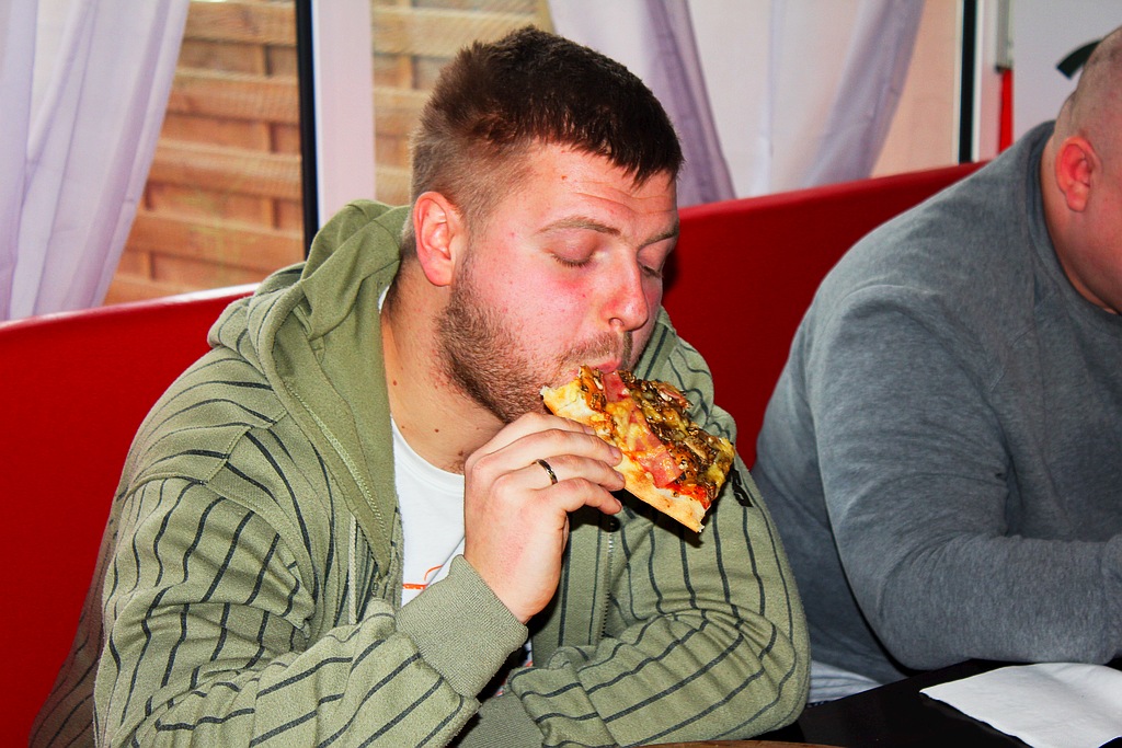 Piotr Grzelak Mistrzem Legnicy w jedzeniu pizzy
