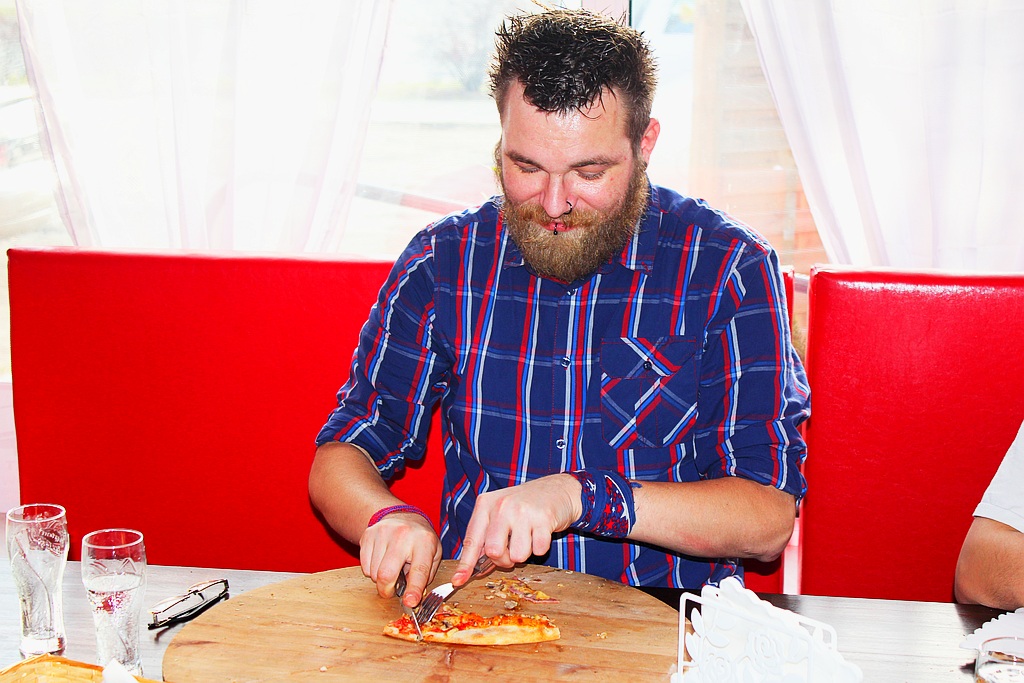 Piotr Grzelak Mistrzem Legnicy w jedzeniu pizzy