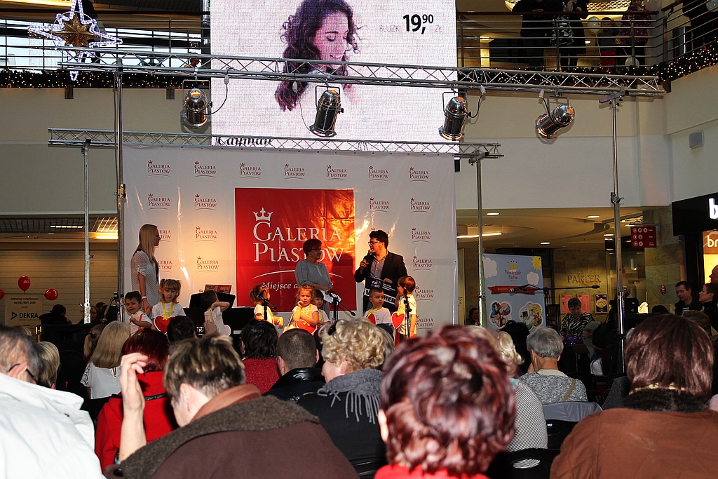 Przedszkolaki dla babci i dziadka w Galerii Piastów