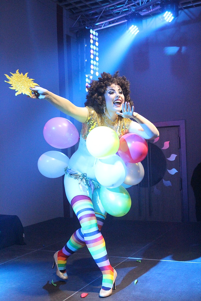 Betty Q w Sunny Music Club