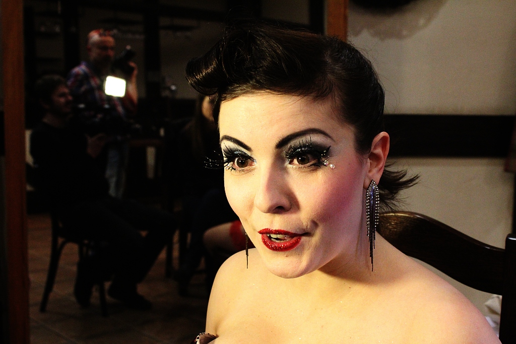 Betty Q w Sunny Music Club
