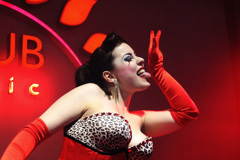 Betty Q w Sunny Music Club