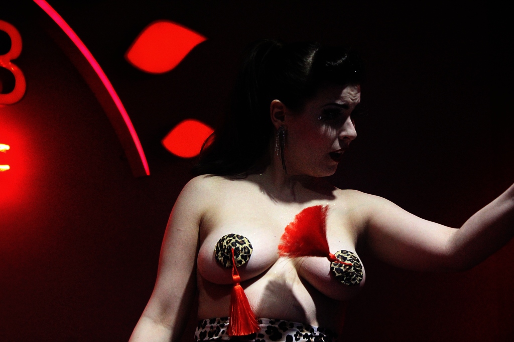 Betty Q w Sunny Music Club