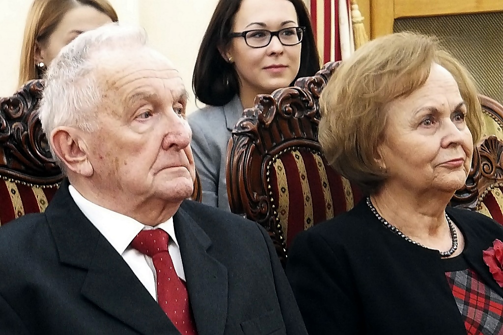Jechał na swój ślub pociągiem towarowym