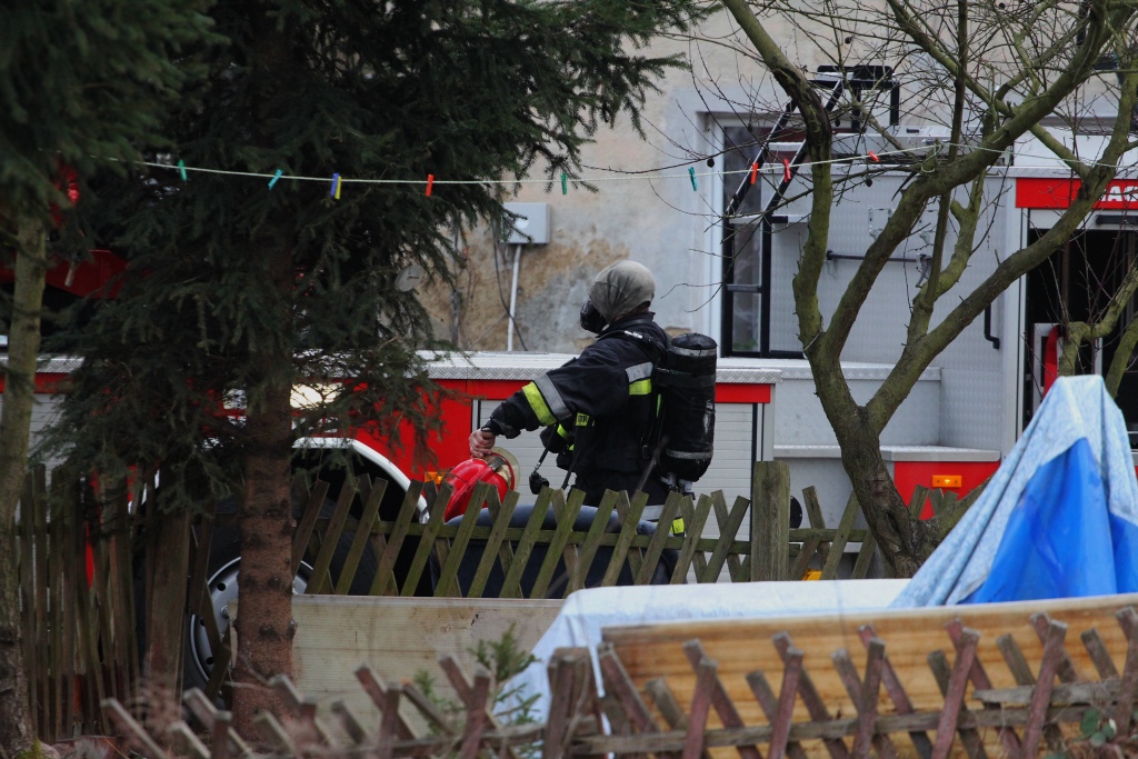 Pożar dachu w Lipcach. Trzy osoby ewakuowane