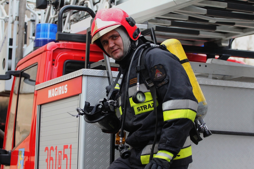 Pożar dachu w Lipcach. Trzy osoby ewakuowane